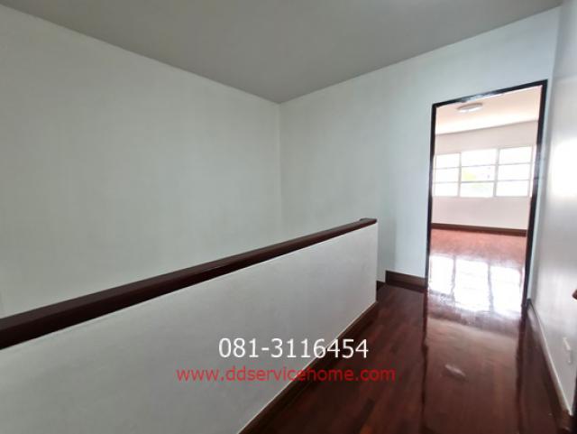 ขายทาวน์โฮมหมู่บ้านชาลิสา ลาดพร้าว โชคชัย 4  26 ตรว.ราคา 5.2 ล้าน ซอยลาดพร้าววังหิน 34 ใกล้ MRT ลาดพร้าว