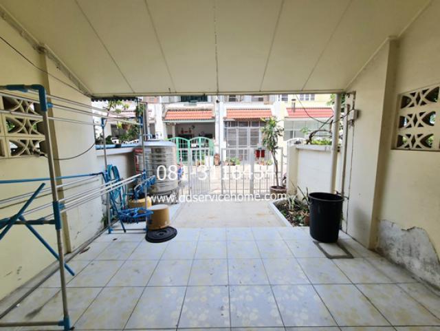 ขายทาวน์เฮ้าส์ 3 ชั้น 4 ห้องนอน 3 ห้องน้ำ ม. ร่มรื่น ถนนสตรีวิทยา2 ซอย29 ซอยโชคชัย 4 แยก 70 ถนนลาดพร้าว 18 ตรว. 3.5 ล้าน