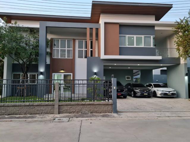 ขายบ้านเดี่ยวขนาดใหญ่ โครงการ ลาวิลล์ล่า พอชช์ ติดถนนสายเอเซีย จ.พระนครศรีอยุธยา 