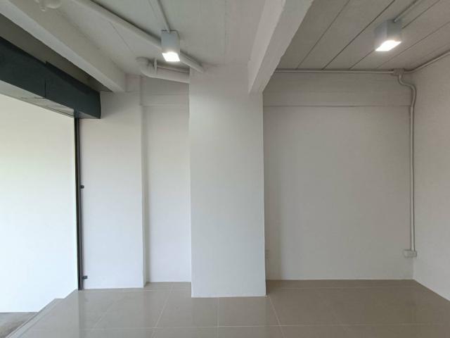 ขายตึกแถว 1ชั้น ห้องมุม ทำเลค้าขาย ทำ Office จอดรถได้ 3 คัน  