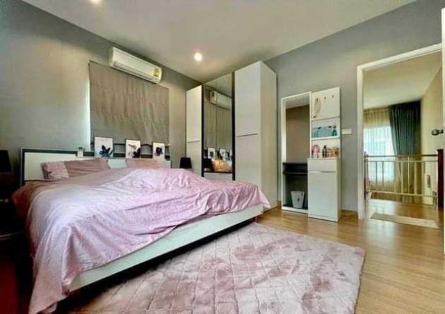 บ้านเดี่ยว 2 ชั้น หมู่บ้านภัสสร เพรสทีจ พัฒนาการ 38  ทำเลทอง   เข้าออกได้ 3 เส้นทาง     