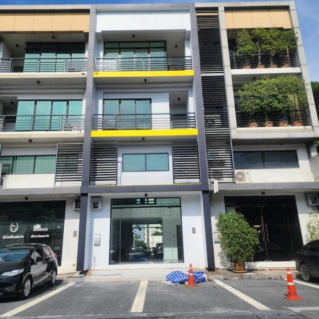 ให้เช่าโฮมออฟฟิส สไตล์โมเดิร์น 3.5 ชั้น โครงการ H-Cape Biz Sector อ่อนนุช สุขาภิบาล 2  พื้นที่ใช้สอย 295 ตร.ม. ยูนิตหน้าโครงการ
