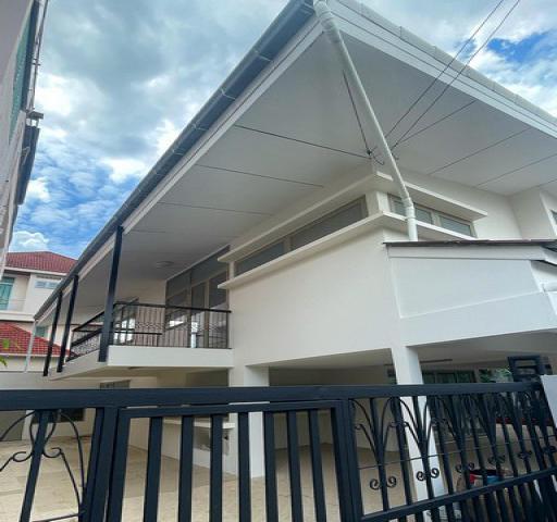 [H037]บ้านเดี่ยว รีโนเวทแบบมินิมอลวินเทจ หลักสี่ ซอยรามอินทรา 13 เขตบางเขน ใกล้รถไฟฟ้าสายสีชมพู MRTลาดปลาเค้า BTSสายสีเขียว วัดพระศรีมหาธาตุ