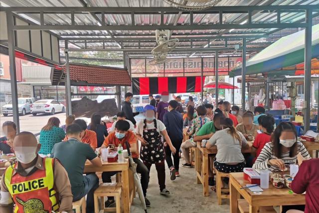 เซ้งโครงสร้าง ร้านก๋วยเตี๋ยว ซอยศรีนคริทร์ 40 ซอยตรงข้ามซีคอน ตรงข้ามเซเว่น เพียง 200,000 มีที่จอดรถ