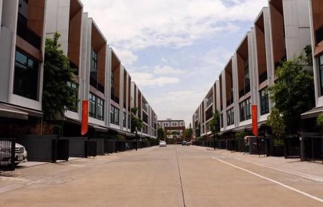 ให้เช่าทาวน์โฮม3.5ชั้น Arden Pattanakarn soi20 ใกล้ทางด่วนพัฒนาการ หลังมุม เหมาะทำโฮมออฟฟิศใช้ที่อยู่จดทะเบียนได้ รหัส MK108