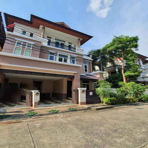 ให้เช่าบ้านเดี่ยวย่านสุทธิสารมี3 ชั้น 250 ตรม. 4นอน5น้ำตกแต่งสวยแอร์เฟอร์ครบใกล้MRTสุทธิสารเช่า70000บาท/เดือนถ.ลาดพร้าว64