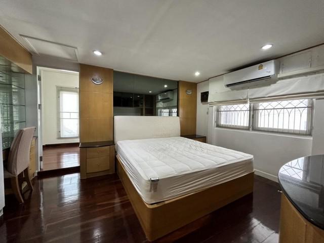 POR4901 ให้เช่า บ้านเดียว พระราม9 ซอย 43  ใกล้ The Nine เดอะไนน์ 800เมตร MRT ศรีกรีฑา เพิ่งรีโนเวท สามารถทำโฮมออฟฟิศได้ เหมาะอยู่อาศัย