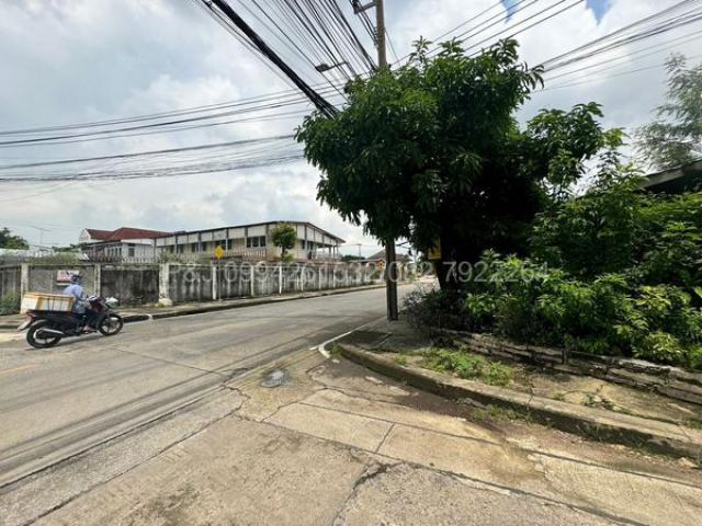 ขายที่แถมบ้าน ซอยสามัคคี 58/5 ทำเลดี หัวมุม ติดถนนหลัก ขนาด 160 ตรว