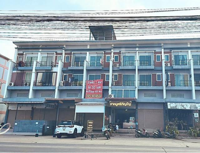ขายทาวน์โฮม 3 ชั้นครึ่งลำลูกกาคลอง2 ถนน เพ่งน้อยไม้ ใกล้ตลาดนานาเจริญ 