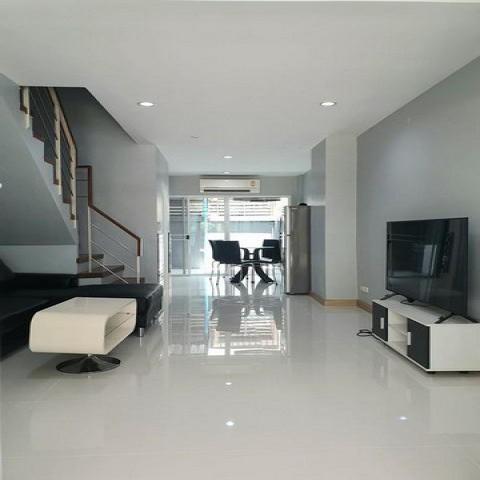 C4628 ให้เช่าทาวน์โฮม 3 ชั้น โครงการธนาพัฒน์ เฮ้าส์ สาทร-นราธิวาส ใกล้เซ็นทรัลพระราม3 ใกล้ทางด่วน