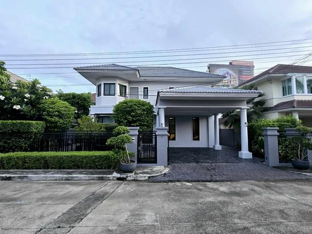 ขาย บ้านเดี่ยว บางกอก บูเลอวาร์ด ราชพฤกษ์  พระราม 5 ขนาด 82ตรว. ติดถนนใหญ่ ตำแหน่งแปลงดีมาก รีโนเวทใหม่ ราคาต่ำประเมิน