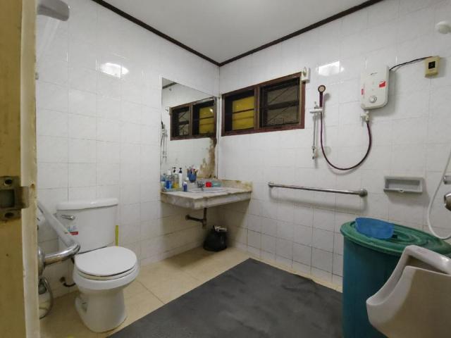 ขายด่วนบ้านเดี่ยว2ชั้น ทำเลทอง หมู่บ้านปาริชาต345 จังหวัดปทุมธานี