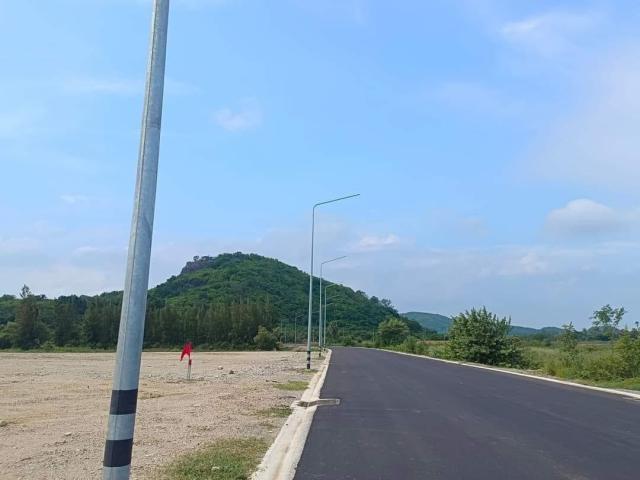 ขายที่ดินสวย ใกล้ทะเลปราณบุรี ด้านหลังติดภูเขา โอบล้อมด้วยธรรมชาติ อำเภอปราณบุรี ประจวบคีรีขันธ์(เจ้าของขายเอง)
