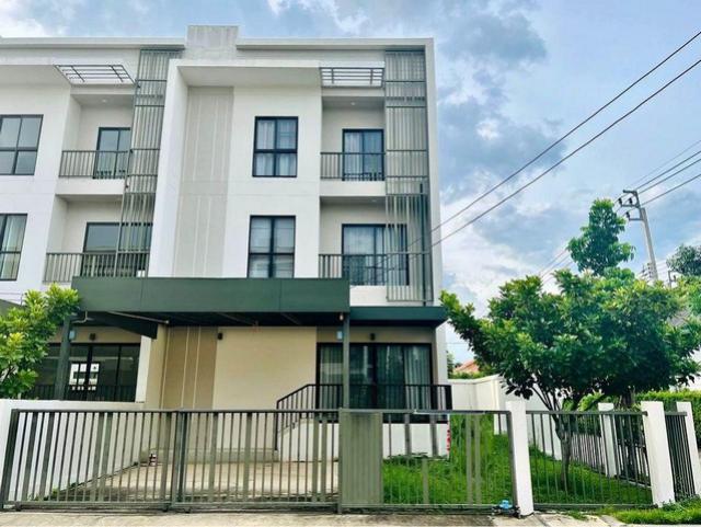 ปล่อยเช่าทาวน์โฮม 3ชั้น หมู่บ้าน Villa Albero ถนนกรุงเทพกรีฑา 