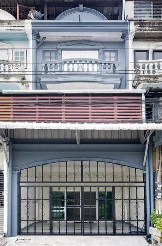 ขายทาวน์โฮม 4 ชั้น พื้นที่ 242.15 ตรม. ซอยลาดพร้าว 122 ใกล้รถไฟฟ้า สถานีมหาดไทย 