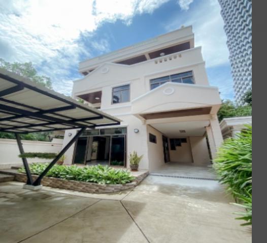  ให้เช่าบ้านเดี่ยว โฮมออฟฟิศ 3ชั้น สุขุมวิท 4 (ซอยนานาใต้) เนื้อที่ 80 ตรว  ใกล้เทอร์มินอล 21