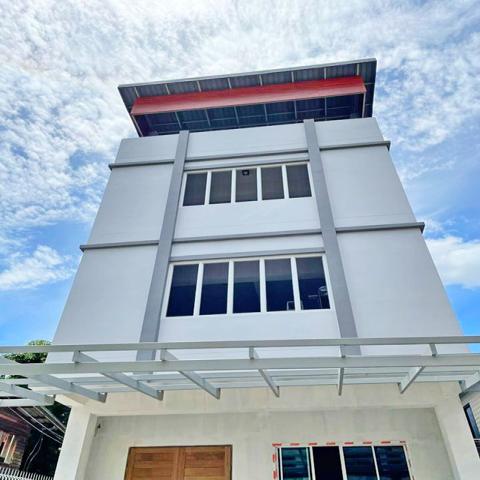 ขายด่วน พื้นที่ดิน ขายที่ดิน ซ.สังฆสันติสุข 6 หนองจอก กรุงเทพ (ผังสีส้ม: ย.5-8) 1-2-29 ไร่, 6.29 ล้านบาท  6290000 บาท.  พื้นที่เท่ากับ 1 RAI 2 งาน 29 ตร.ว. ใกล้ ห่างแม็คโคร หนองจอก 2.3 กม.  Special Stock