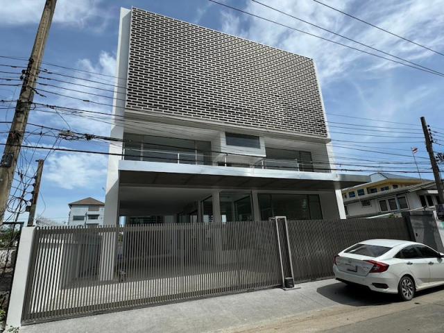 BH3279 ให้เช่า-ขาย Home Office + Storage พร้อมที่จอดรถ ใกล้ BTS อุดมสุข Location: ซอยอุดมสุข 27 ถนนสุขุมวิท 103 (อุดมสุข) บางจาก, เขตพระโขนง