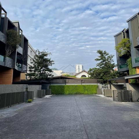 ขายทาวน์โฮมหรูใหม่ 3.5 ชั้น The Eight จตุจักร-รัชดา สไตล์โมเดิร์น Privacy Residence ลาดพร้าว ซอย1 ใกล้เซ็นทรัล ลาดพร้าว 