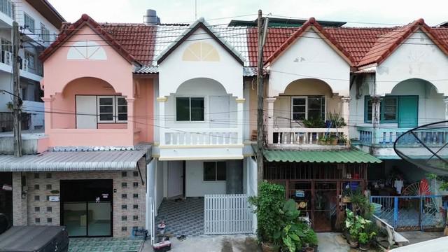 ทาวเฮ้าส์ 2 ชั้น รีโนเวทใหม่ 14.2 ตรว. ซอยข้างบุญถาวร พัทยากลาง สุขุมวิท36