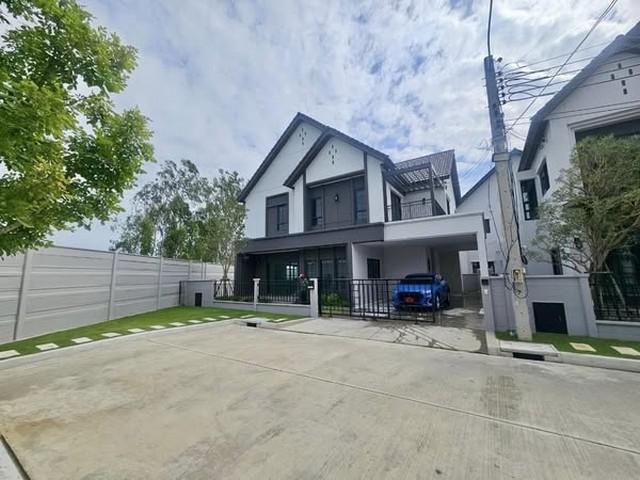 ให้เช่า บ้านเดี่ยว เซนโทร บางนา ( Centro Bangna )ขนาด 77 ตร.ว. บ้านมุม พร้อมอยู่ ใกล้ Mega Bangna rdsluxury