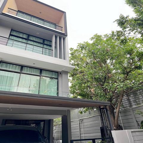 HR2064ให้เช่าทาวน์โฮม 3.5 ชั้น โครงการnirvana define srinakarin-rama 9 หลังมุม เดินทางสะดวก
