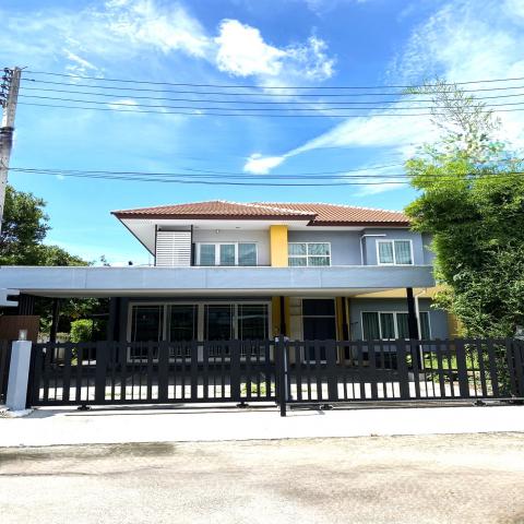 ขายบ้านเดี่ยวสองชั้น หมู่บ้านดิ เออบาน่า 1 ทำเลทอง  อำเภอเมืองเชียงใหม่  จังหวัดเชียงใหม่ 