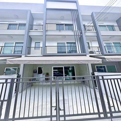 ตลาดนัมเบอร์วัน ราม2 ทาวน์เฮาส์ 2 ชั้น ม.รามคำแหง2 1.5 กม. MRTสวนหลวง ร.9  1.0กม. 3นอน 3น้ำ  22 ตร.วา.182 ตร.ม. สระว่ายน้ำ  เมกาบางนา 5.8 กม