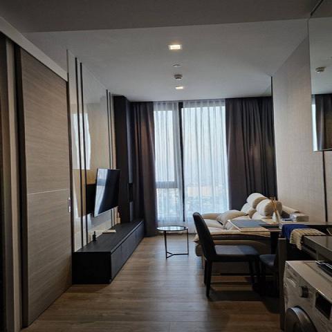 ให้เช่าคอนโด The Crest Park Residences 35 ตรม ชั้น35 city view Luxury condo กลางห้าแยกลาดพร้าว  สิ่งอำนวยความสะดวกครบครันพร้อมอยู่