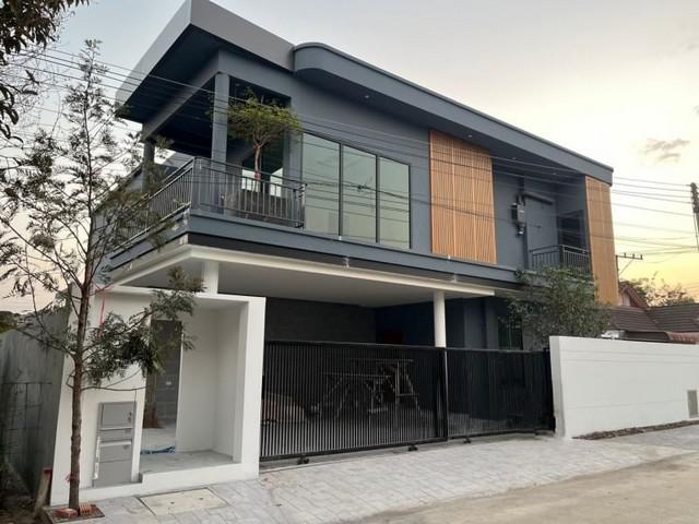 บ้านสร้างใหม่ 2 ชั้น สไตล์โมเดิร์น โซนวังตาล หางดง 