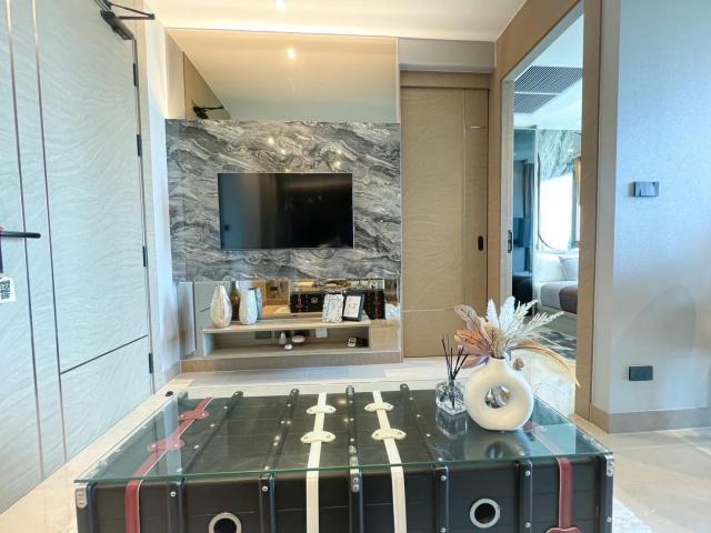  vาย  The Riviera Ocean Drive ชั้น 22 ห้องอยู่ชั้นส่วนกลาง