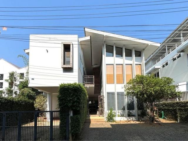 โซนสุเทพ ให้เช่า 45,000 บาท/เดือน ขาย 15.9 ล้าน บ้าน 2 ชั้น ตกแต่งเรียบร้อย พร้อมเข้าอยู่ #เหมาะสำหรับทำที่พัก #คาเฟ่