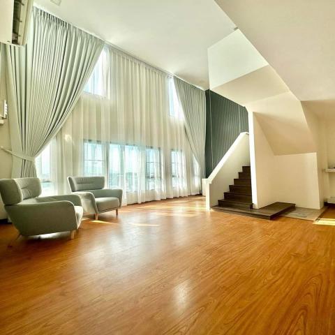 ขายด่วน​ 5.5 ล้าน 355 ตรม. 4 นอน 3 น้ำ Tree Retro Condo เพนท์เฮาส์หรู รีโนเวทใหม่ บิ้วอินใหม่ทั้งหมด วิว 360 องศา มีทางขึ้นส่วนตัว
