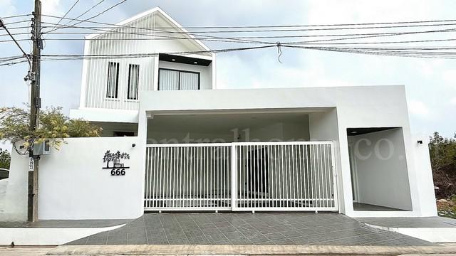 บ้านเดี่ยว หมู่บ้าน นครินทร์การ์เด้น ซอยร่มเกล้า 19/1 พร้อมหิ้วกระเป๋าเข้าอยู่