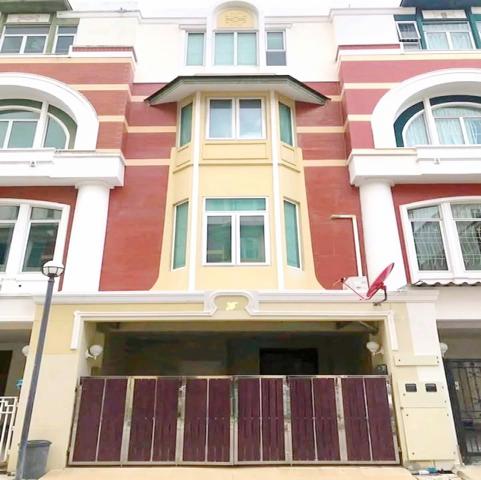 ซ.อุดมสุข 31-41  BTSอุดมสุข 2.1 กม. สุขุมวิท 103 ให้เช่าโฮมออฟฟิศขนาดใหญ่มาก 4 ชั้น 7ระดับ 4 นอน 5 น้ำ เฟอร์  25ตร.วา.385 ตรม.