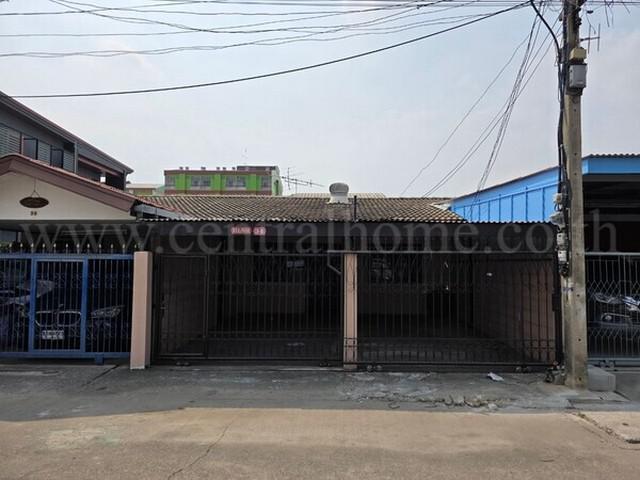 ทาวน์เฮ้าส์ หมู่บ้านรัตนโกสินทร์ - รังสิต 200 ปี ใกล้ รถไฟฟ้าสายสีแดง