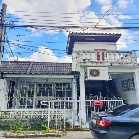  รัชดาภิเษก รถไฟฟ้าสีแดงจตุจักร 800ม. ทาวน์เฮาส์ หน้าบ้านไม่ตรงกับใคร  ทำเลดี ใกล้  ประชาชื่น ถูกที่สุด 2นอน 2น้ำ  165ตร.ม.25 ตร.วา