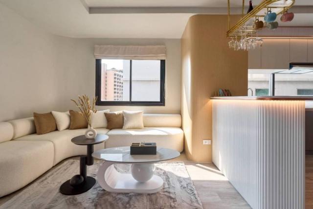 คอนโด Luxury Style เพียง 3.99 ล้าน 65 ตรม. 2 นอน 2 น้ำ KN Town condo เฟอร์ครบ ตกแต่งสวย ทำ Airbnb ได้ ซื้ออยู่เองหรือลงทุนปล่อยก็เช่าคุ้ม