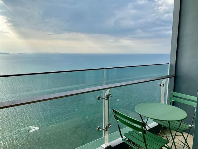Arom  Wongamat beach  Living Area 47 Sq.m  Living Area 47 Sq.m 