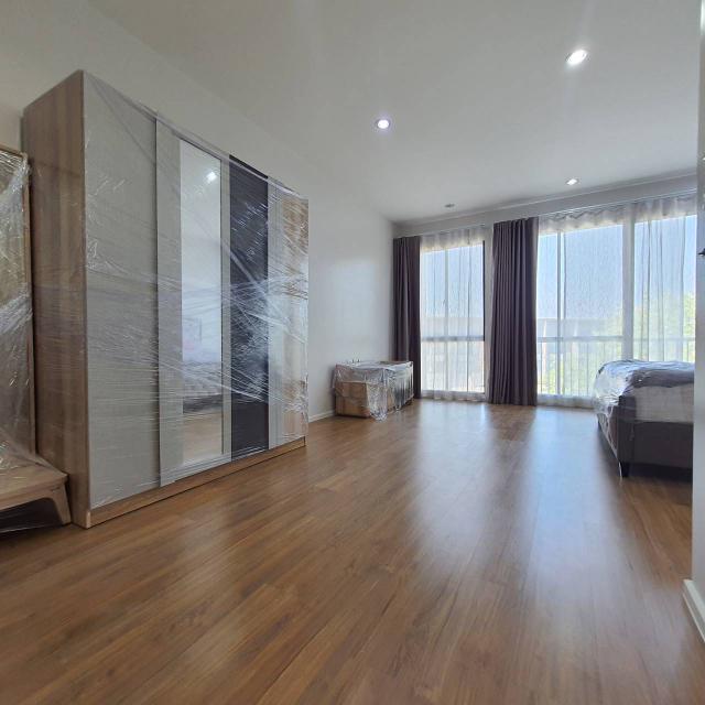ขายทาวน์โฮม 3 ชั้น บ้านกลางเมือง รามอินทรา-วัชรพล ตกแต่งสวยพร้อมเข้าอยู่ ใกล้จุดขึ้น-ลงทางด่วน 