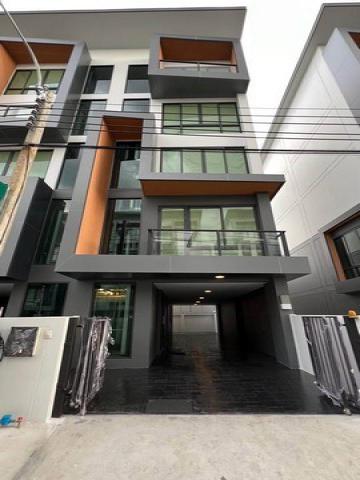 ให้เช่า Home office 5ชั้น พร้อมลิฟต์แก้วส่วนตัว  หลังมุม  jw park กรุงเทพกรีฑา ย่าน ศรีนครินทร์,หัวหมาก ,บางกะปิ