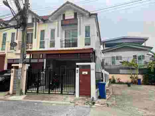 ขายทาวน์เฮ้าส์ 2 ชั้น ทำเลทอง เดอะทาวน์ พหลโยธิน 52 รีโนเวทใหม่ พร้อมอยู่ จังหวัดกรุงเทพมหานคร