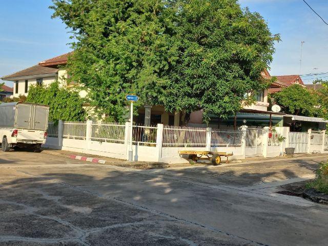ขายบ้านเดี่ยวทำเลทองหัวมุม หมู่บ้านเพชรดา อำเภอเมืองนนทบุรี จังหวัดนนทบุรี