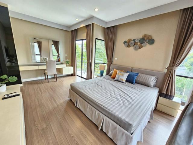 ให้เช่าบ้านเดี่ยวหรู 2 ชั้น เนื้อที่ 54ตร.ว พื้นที่ใช้สอย 228ตร.ม 4ห้องนอน 4ห้องน้ำ ถนนเฉลิมพระเกียรติ ร. 9 สวนหลวง ร.9 ราคาเช่า 120,000 บ/ด