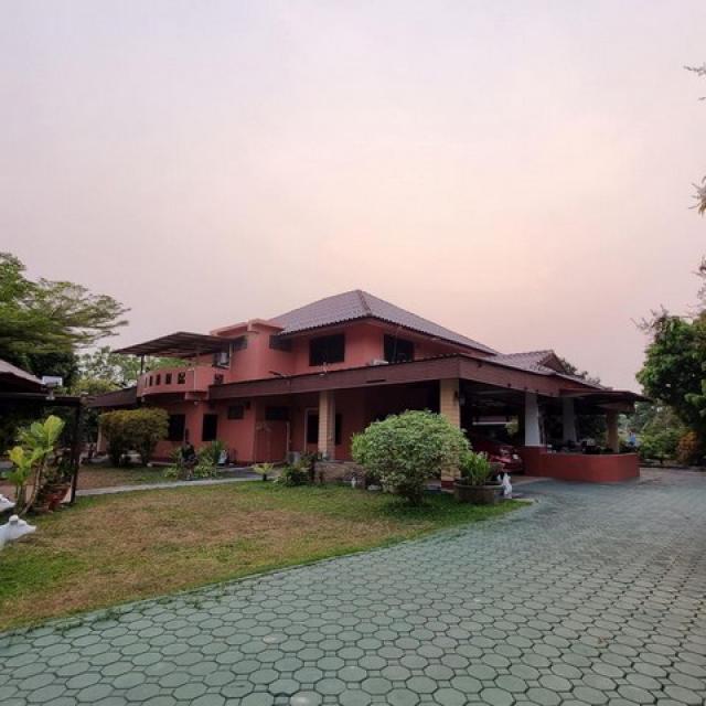 บ้านสวนหลังใหญ่ บรรยากาศดี รั้วรอบสวน โซนสารภี     