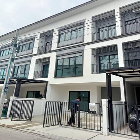 รหัสทรัพย R3320 ให้เช่า ทาวน์โฮม 3ชั้น บ้านลุมพินี ทาวน์เพลส สุขุมวิท-ศรีนครินทร์ ใกล้ BTS สำโรง 