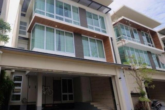 ขายทาวน์เฮาส์ 3ชั้น 5ห้องน้ำ 3 ห้องนอน สามเสนใน-พญาไท-กรุงเทพฯ