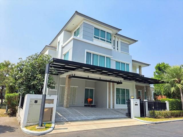 ให้เช่าบ้านเดี่ยว 3 ชั้น โครงการแกรนด์ บางกอก บูเลอวาร์ด พระราม 9-ศรีนครินทร์ บิ้วท์อินทั้งหลัง