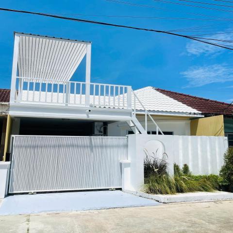 บ้านสวย ทำเลดี ลดราคาขาย 1.75 ล.เท่านั้น 24 ตรว. #โซนสันทราย ทาวน์เฮาส์ชั้นเดียว #รีโนเวทใหม่ เฟอร์นิเจอร์ครบ หิ้วกระเป๋าพร้อมเข้าอยู่