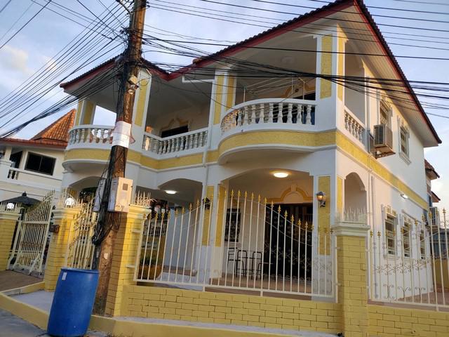 บ้านเดี่ยวสองชั้นให้เช่า/ขาย ซอยอรุโณทัย  ใกล้ Big C Extra ร้านสะดวกซื้อ & ตลาดสด